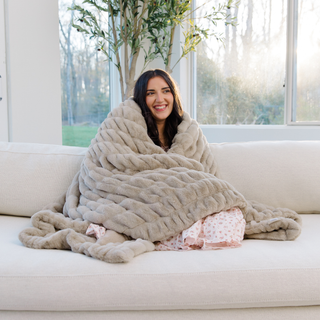 DOUBLE RUCHED FAUX FUR THROW BLANKETS
