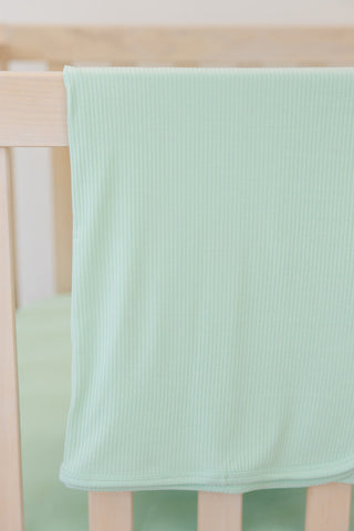(SOLID, ribbed) Lion Around - Lightweight Blanket
