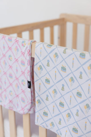 (PINK) Birthday - Lightweight Blanket