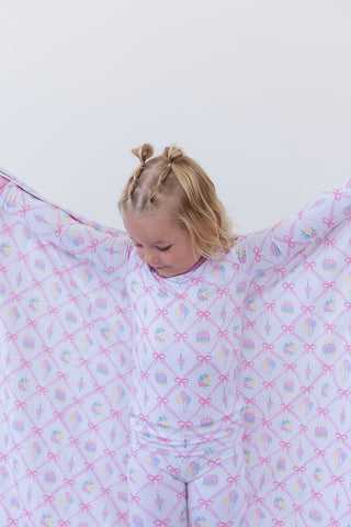 (PINK) Birthday - Lightweight Blanket