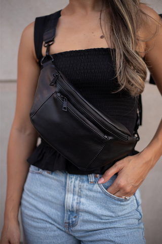 The Fawny Pack - Black / Black