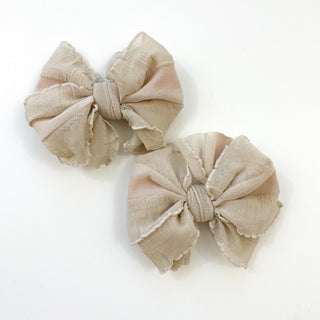 Ruffle Clip | Champagne