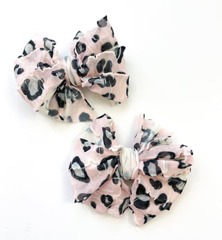 Ruffle Clip | Leopard Pink