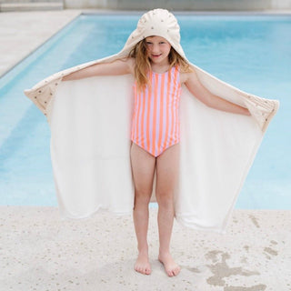 HOODED TOWELS