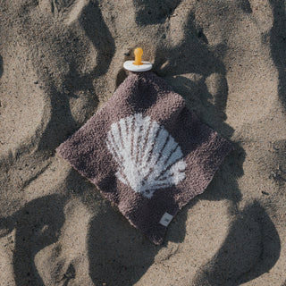 *PRE-ORDER SHIPS IN JULY* Lovey | Seashells