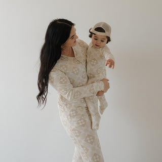 Women's Long Sleeve Bamboo Pajama | Cottage Quilt